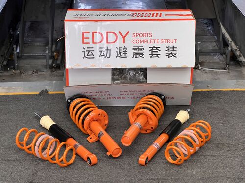 최신 회사 사례 2008년 폭스바겐 사지타 1.8T는 향상된 자세와 고속 성능을 위해 EDDY 스포츠 서스펜션으로 업그레이드되었습니다.